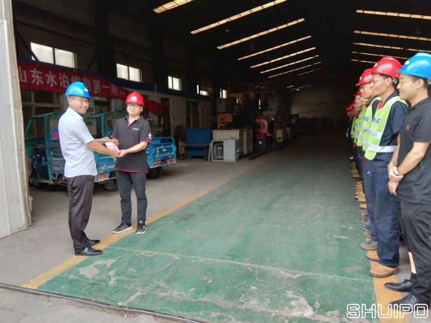 后服務(wù)部孫長磊，在ABB機器人培訓(xùn)考試中榮獲第一名