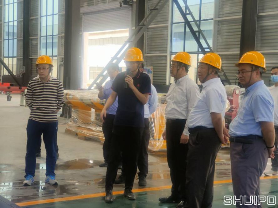 山東省科學(xué)院激光研究所所長賈中青、山東省機械設(shè)計研究院院長林江海帶領(lǐng)激光、高端裝備領(lǐng)域?qū)＜乙恍?人到水泊焊割實地調(diào)研2